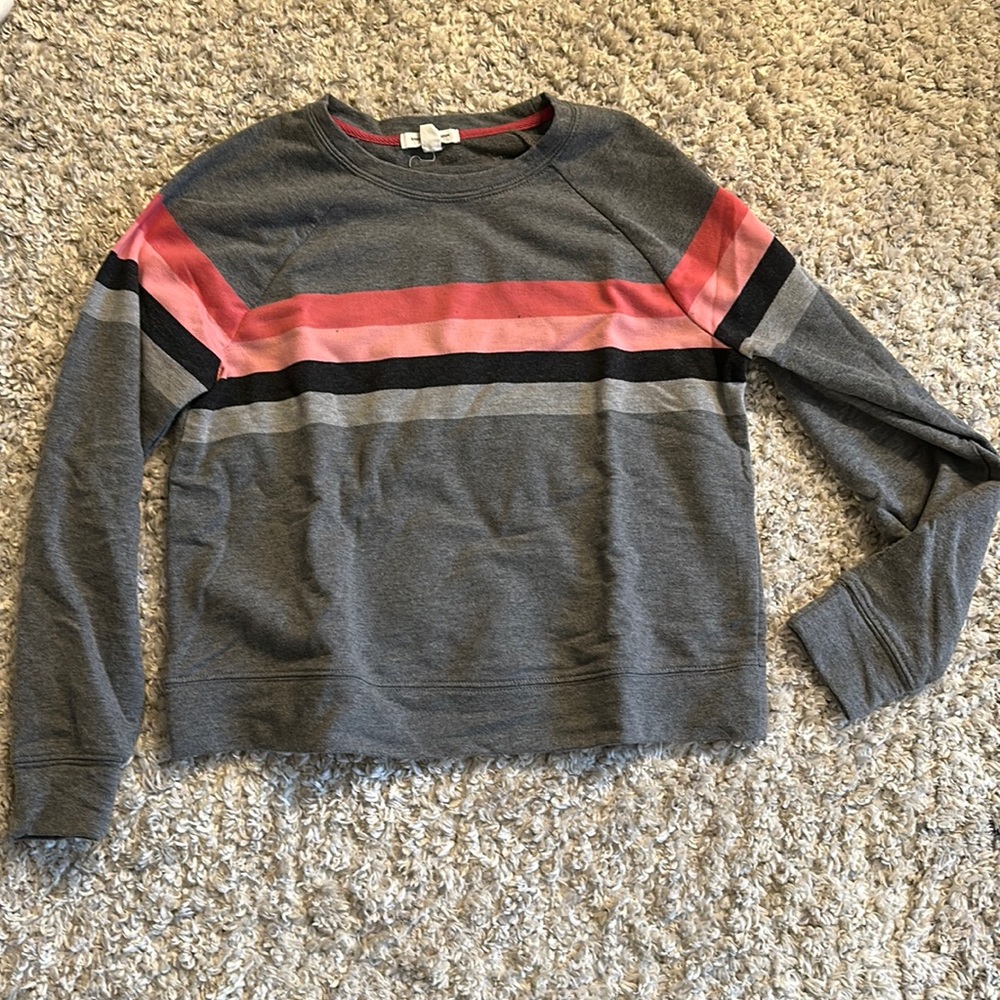 Comfy long sleeve beachlunchlounge sweatshirt. Super comfy brand new but no tag